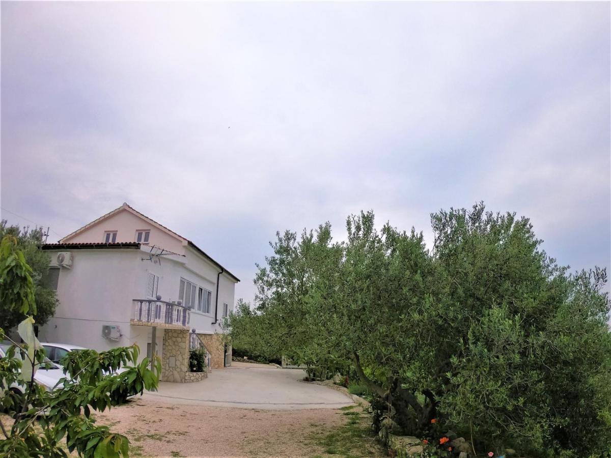 Apartman Tina Ražanac Buitenkant foto